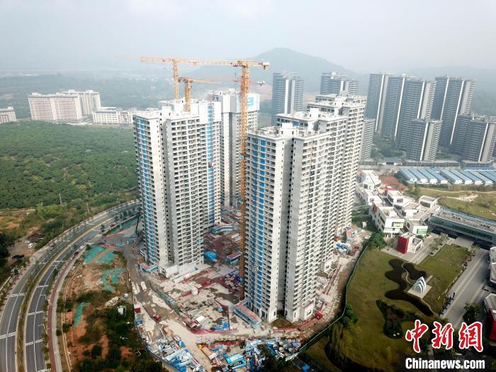 廣州一在建樓盤。 范少鵬 攝