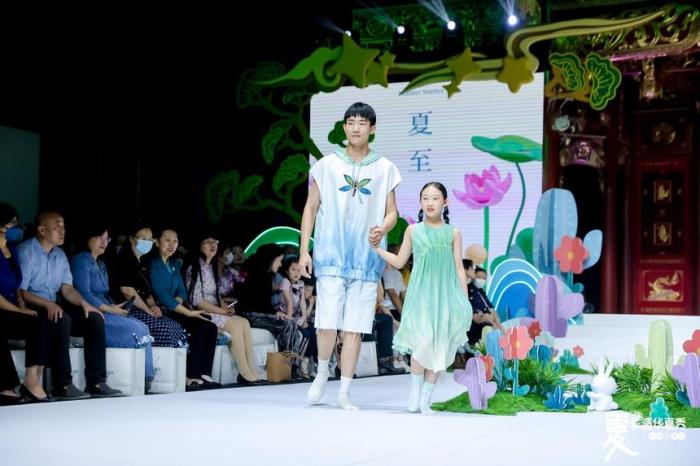非遺華夏秀現(xiàn)場(chǎng) 中國(guó)工藝美術(shù)館、中國(guó)非物質(zhì)文化遺產(chǎn)館供圖