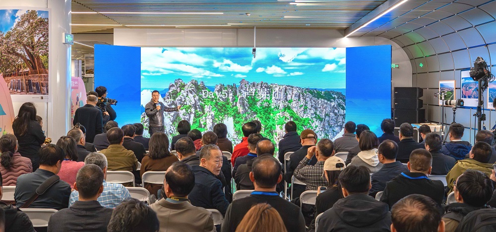 活動現(xiàn)場，文旅星推官推介忻州。